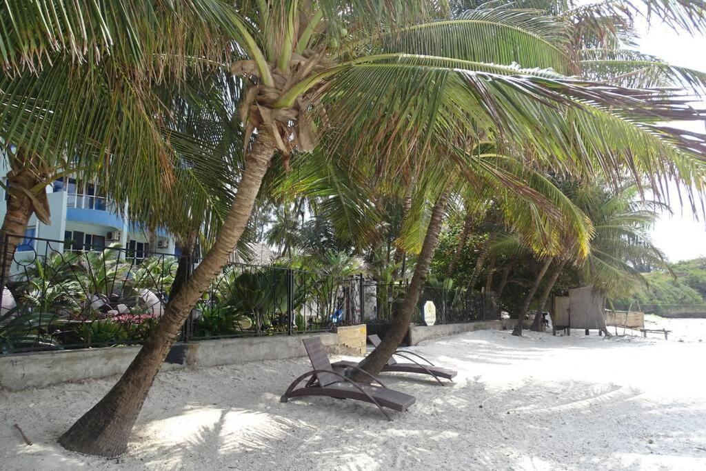 Cowrie Beach Haven Studio Apartamento Mombasa Exterior foto